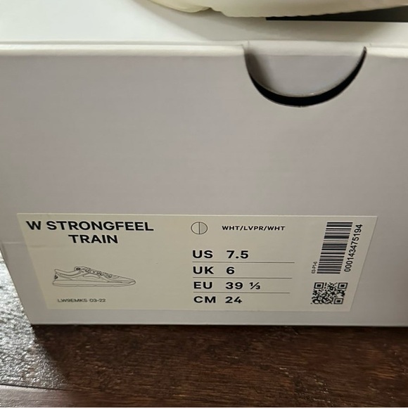 Lululemon-Women's Strong feel Training Shoe white size 7.5 NEW - Picture 12 of 12